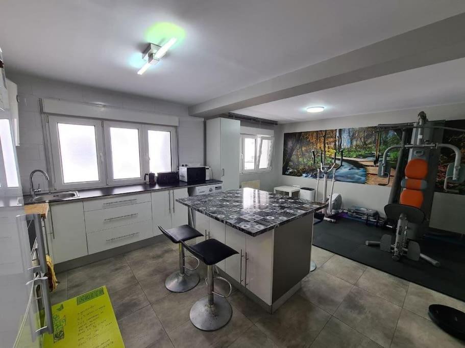 A Un Paso De La Playa, Amplio Apartamento Gijon Luaran gambar